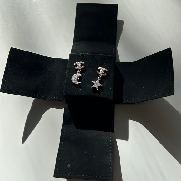 CHANEL Crystal CC Logo Star And Moon Earrings - Picture 11 of 12
